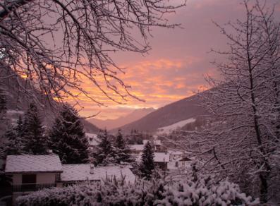 Le lever du soleil en hiver