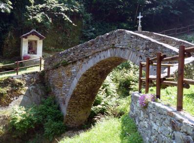 Ponte sul sentiero per il santuario di Retempio - Pontboset